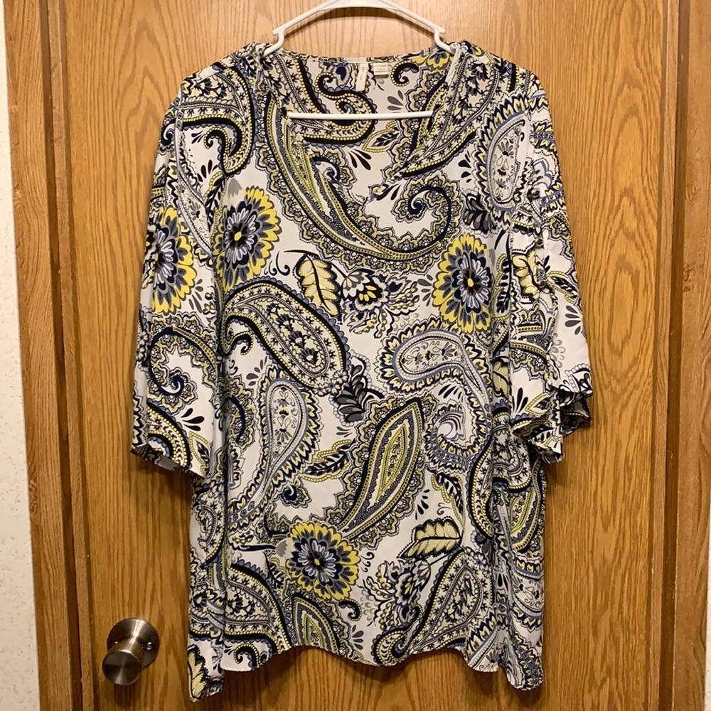 Women’s size 22/24W blouse